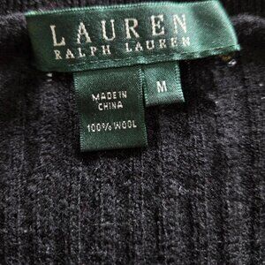 Beautiful ribbed V-Neck sweater 100% wool Ralph Lauren